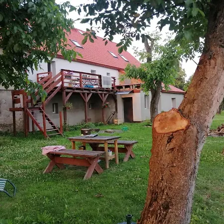 U Podnoza Gor Sowich アパート